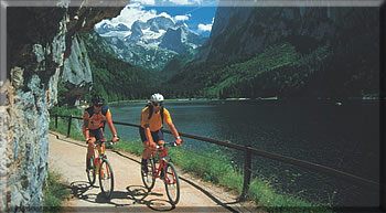 Mountainbiker am Gosausee